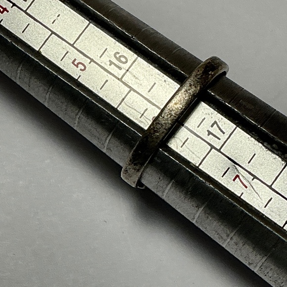 Native American Sterling Silver Ring with a Turquoise Stone. Size 6 - Picture 3 of 8